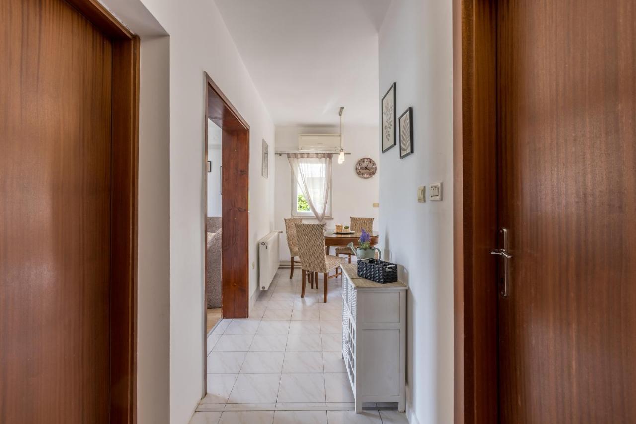 Citrus Accommodation Kastela Exterior photo