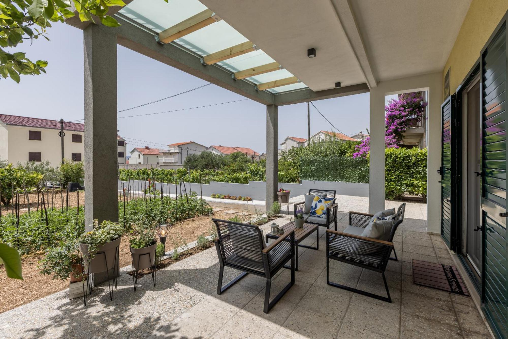 Citrus Accommodation Kastela Exterior photo